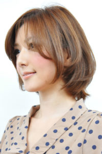 大人可愛い美髪ソフトパーマスタイル横